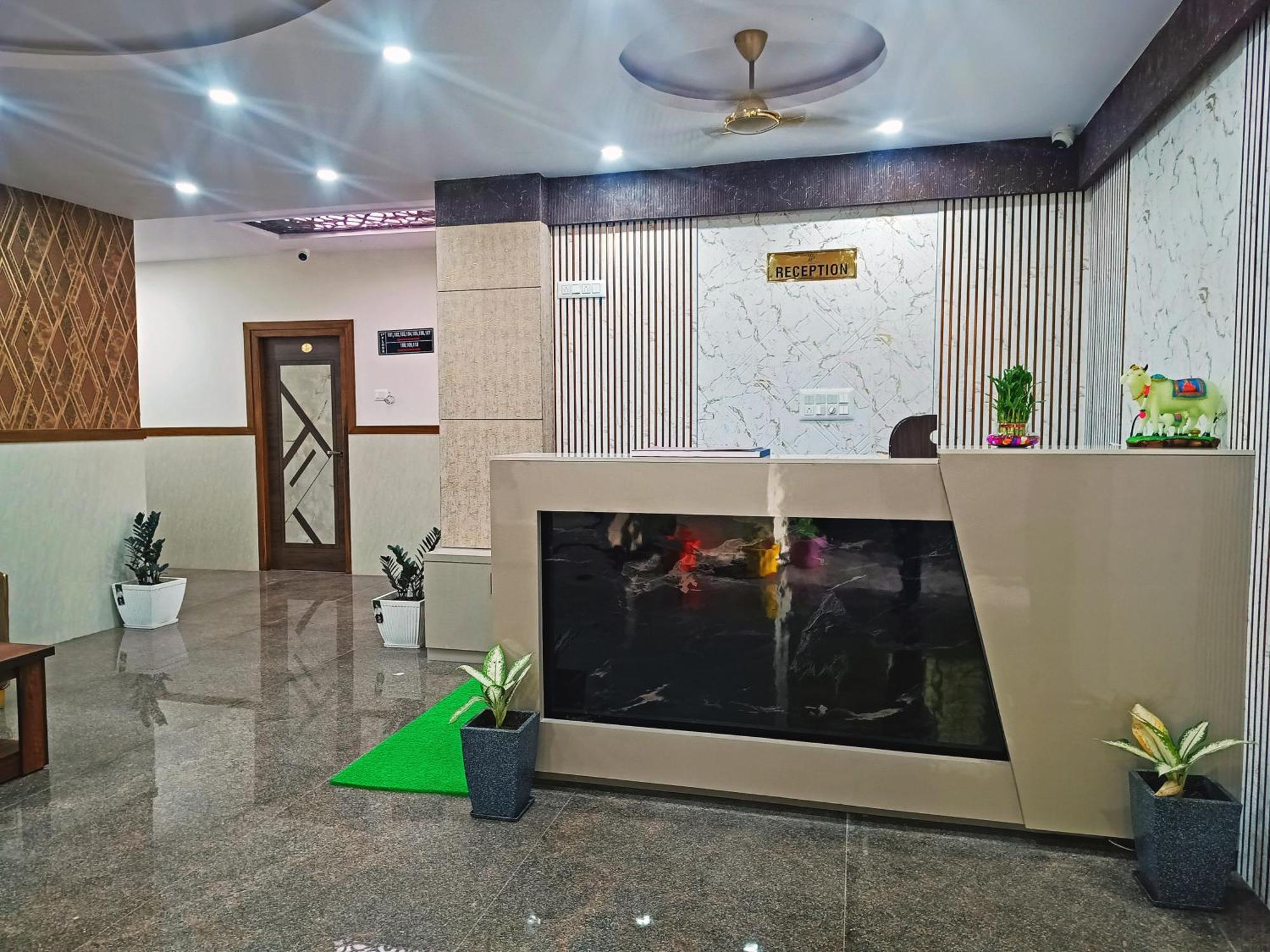 Hotel Achhu Palace Bangalore Dış mekan fotoğraf