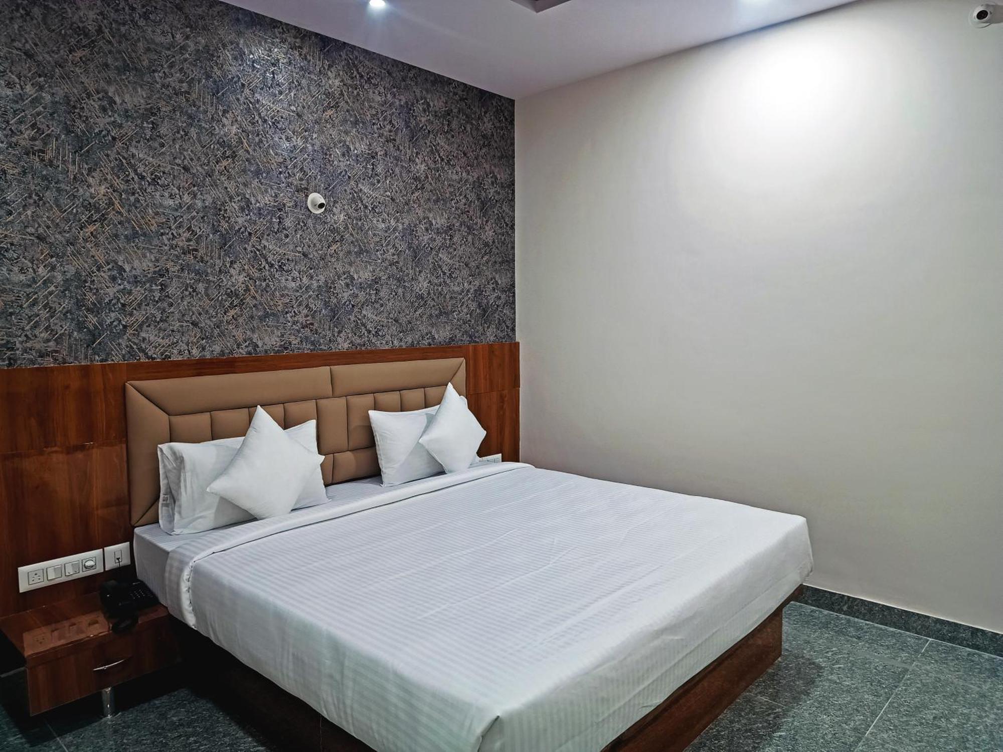 Hotel Achhu Palace Bangalore Dış mekan fotoğraf