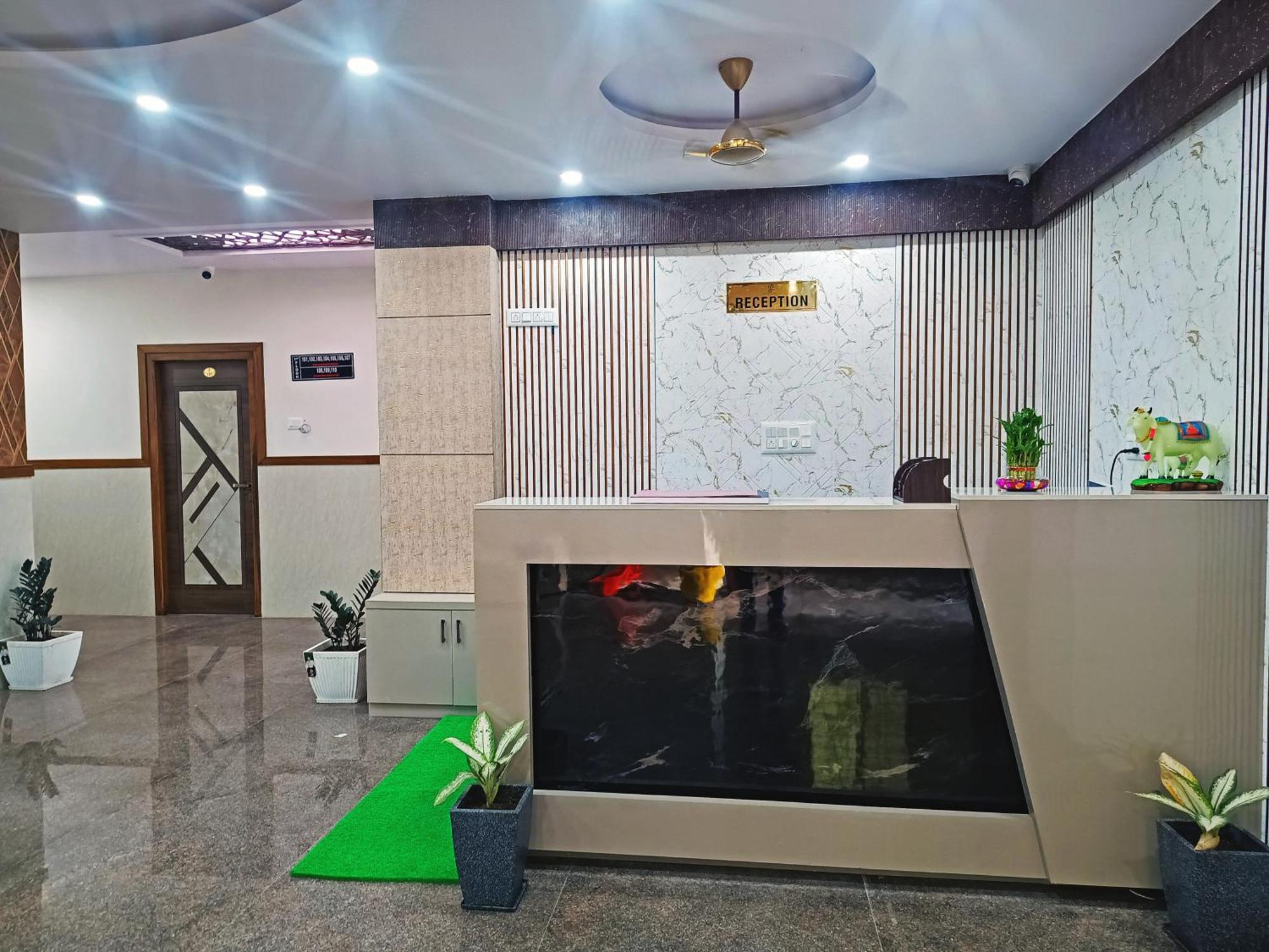 Hotel Achhu Palace Bangalore Dış mekan fotoğraf