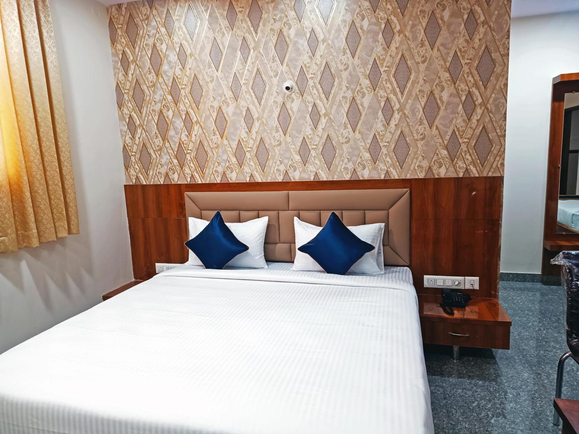 Hotel Achhu Palace Bangalore Dış mekan fotoğraf