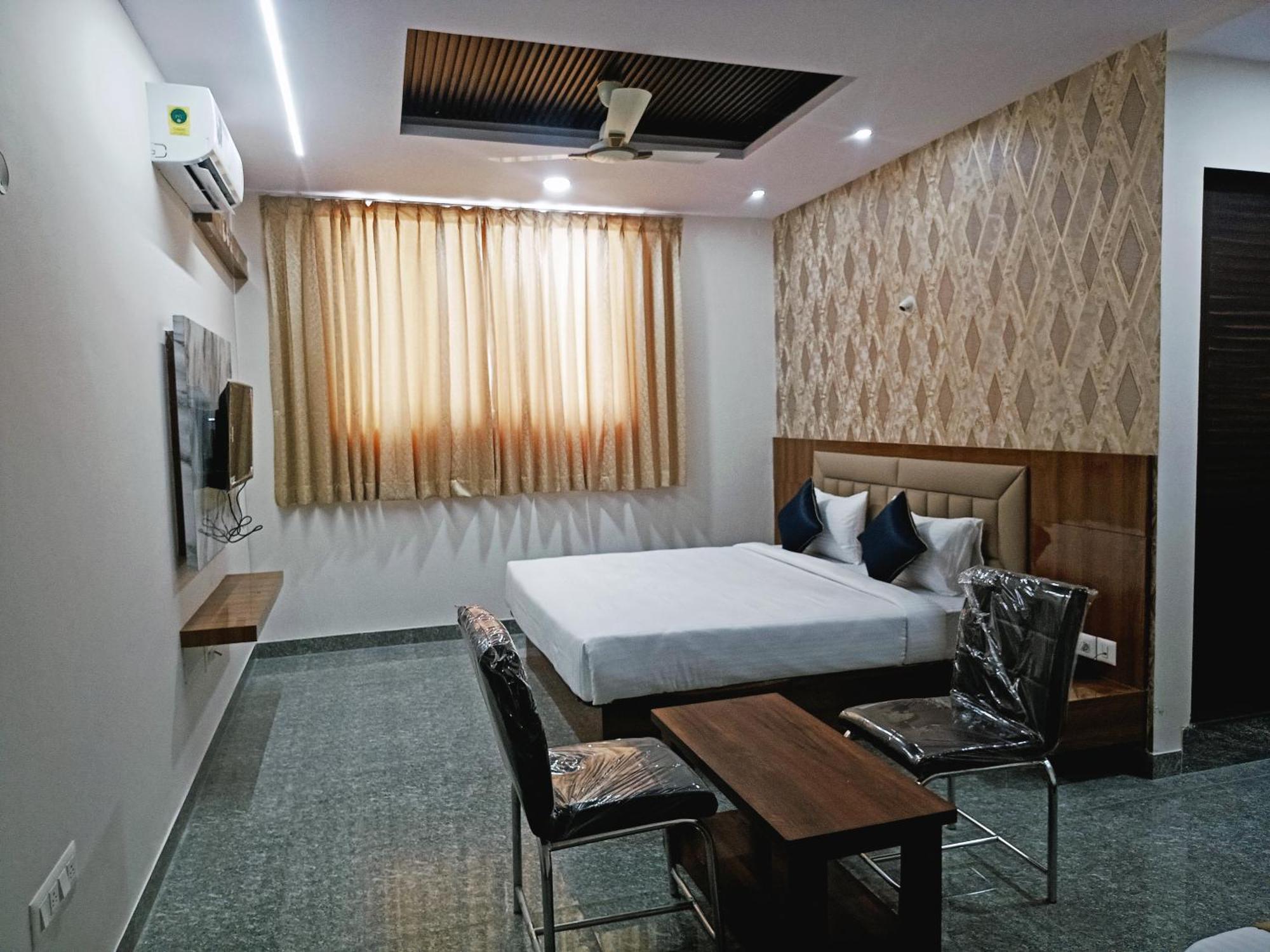Hotel Achhu Palace Bangalore Dış mekan fotoğraf