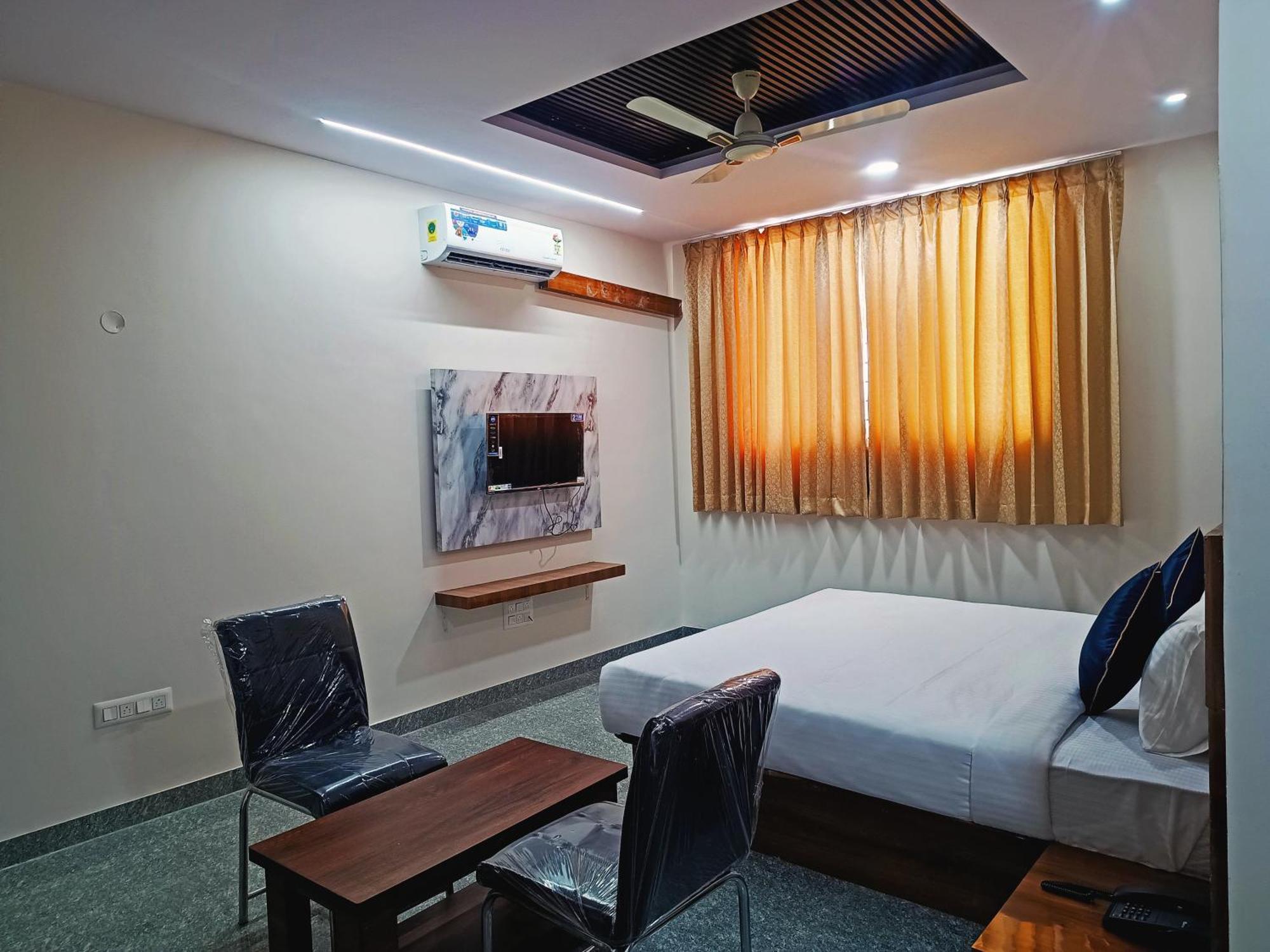 Hotel Achhu Palace Bangalore Dış mekan fotoğraf