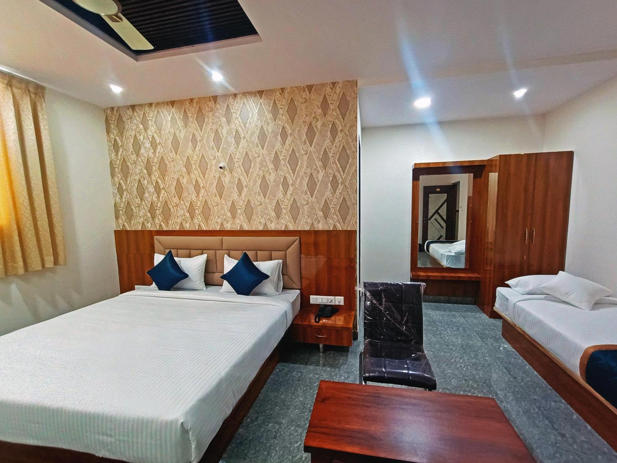Hotel Achhu Palace Bangalore Dış mekan fotoğraf