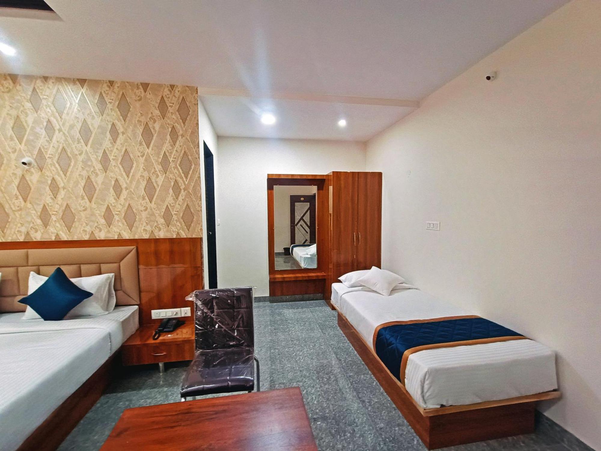 Hotel Achhu Palace Bangalore Dış mekan fotoğraf