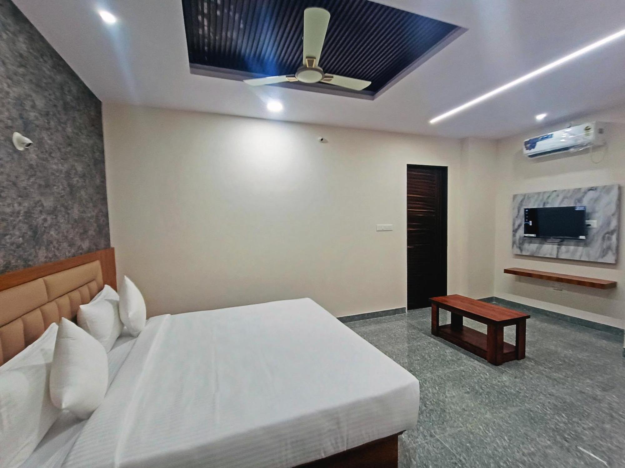 Hotel Achhu Palace Bangalore Dış mekan fotoğraf