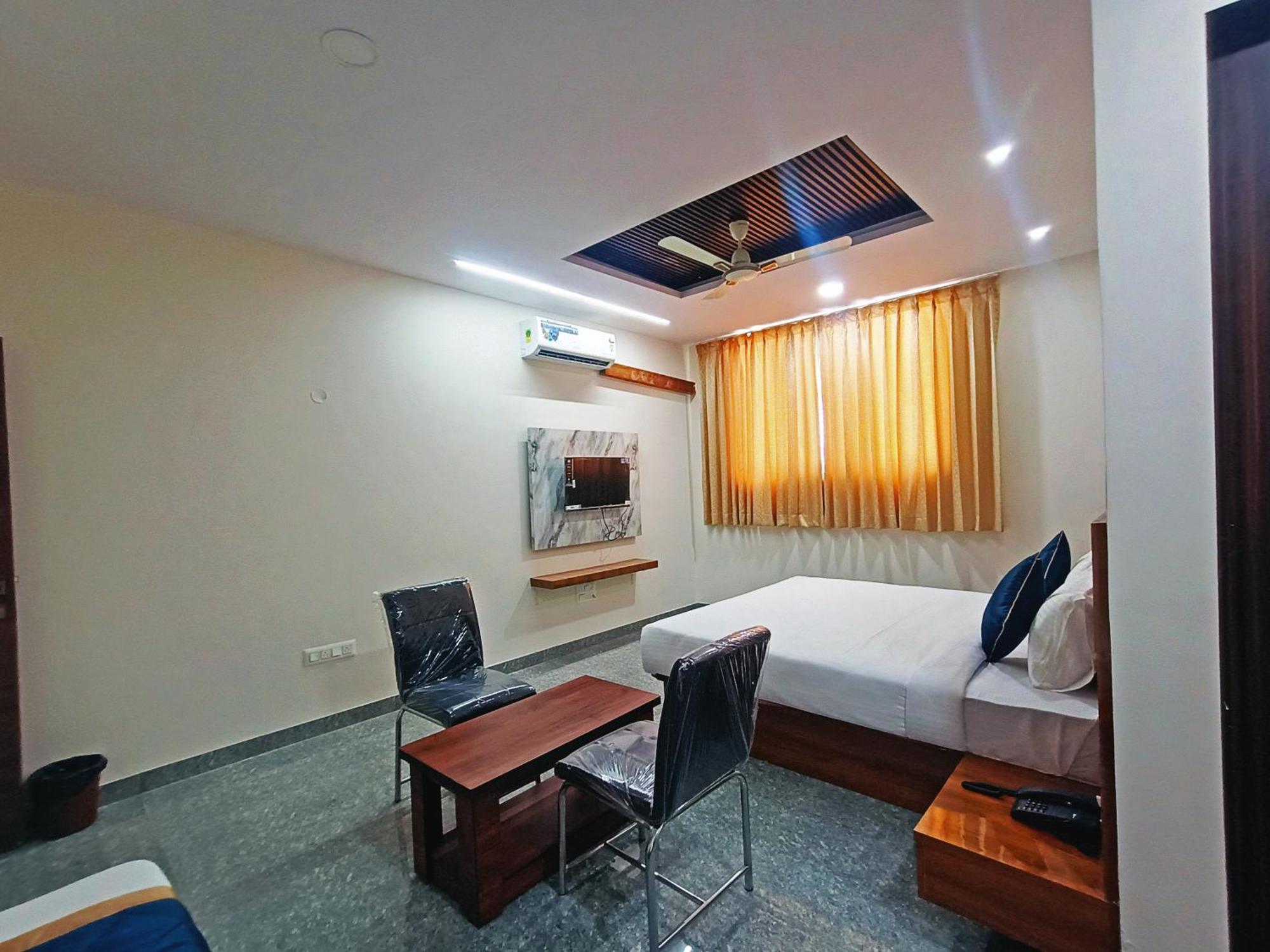Hotel Achhu Palace Bangalore Dış mekan fotoğraf