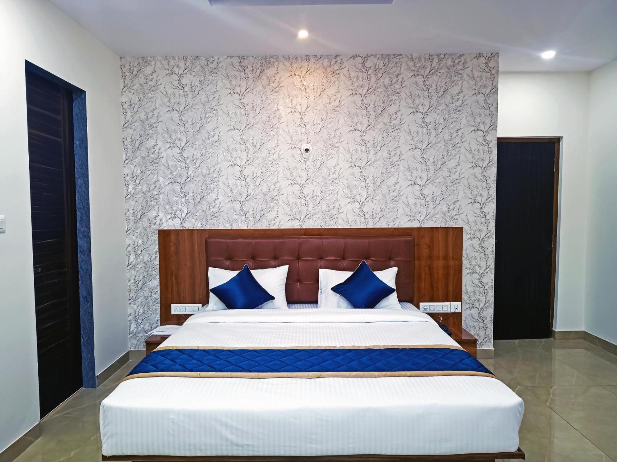 Hotel Achhu Palace Bangalore Dış mekan fotoğraf