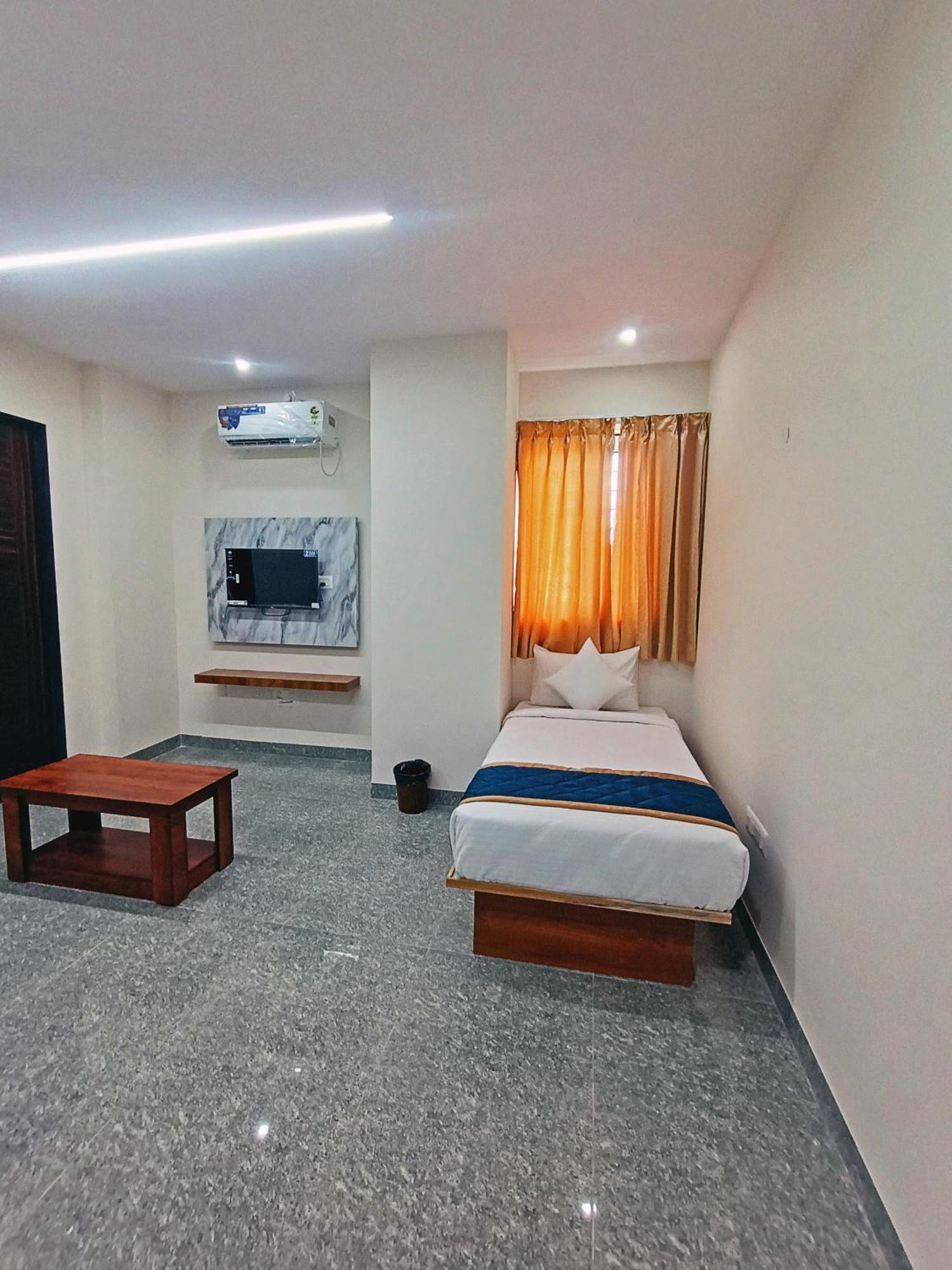 Hotel Achhu Palace Bangalore Dış mekan fotoğraf