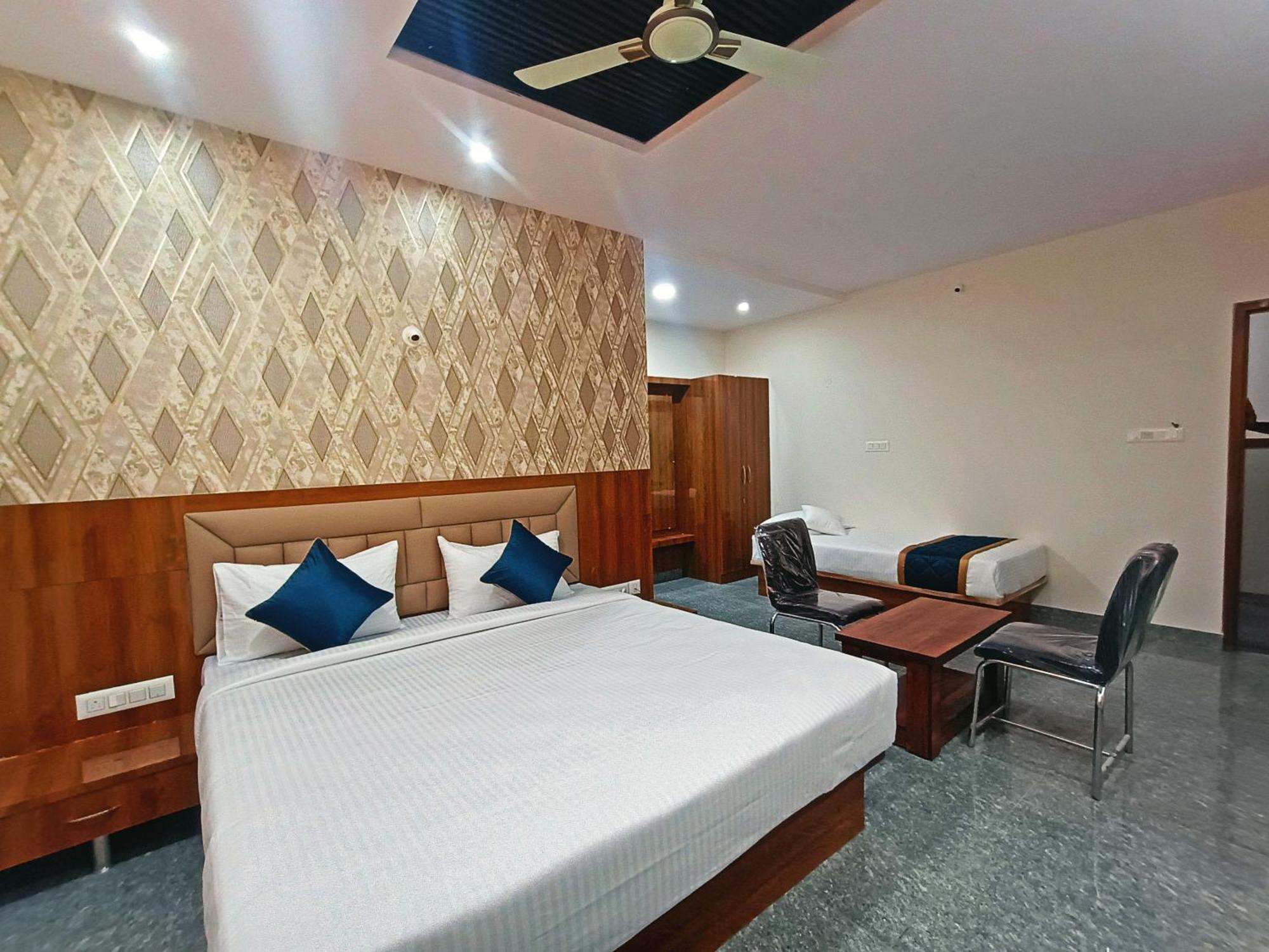 Hotel Achhu Palace Bangalore Dış mekan fotoğraf